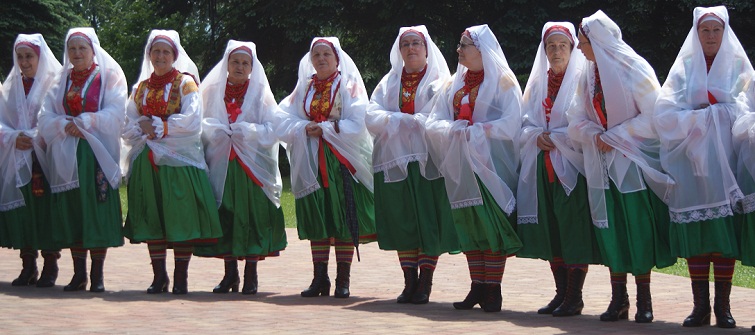 Wilamowicean women in traditional costimes, photo: Alfred F. Majewicz